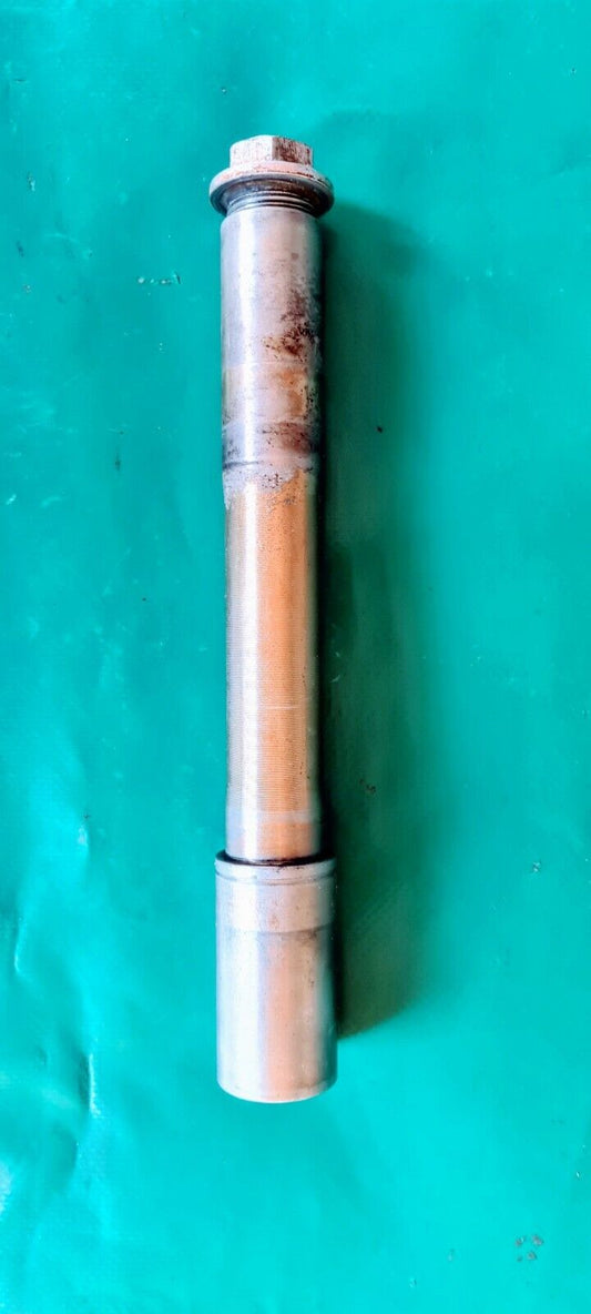 Axe de roue avant avec boulon 250 TM fi mx 2011