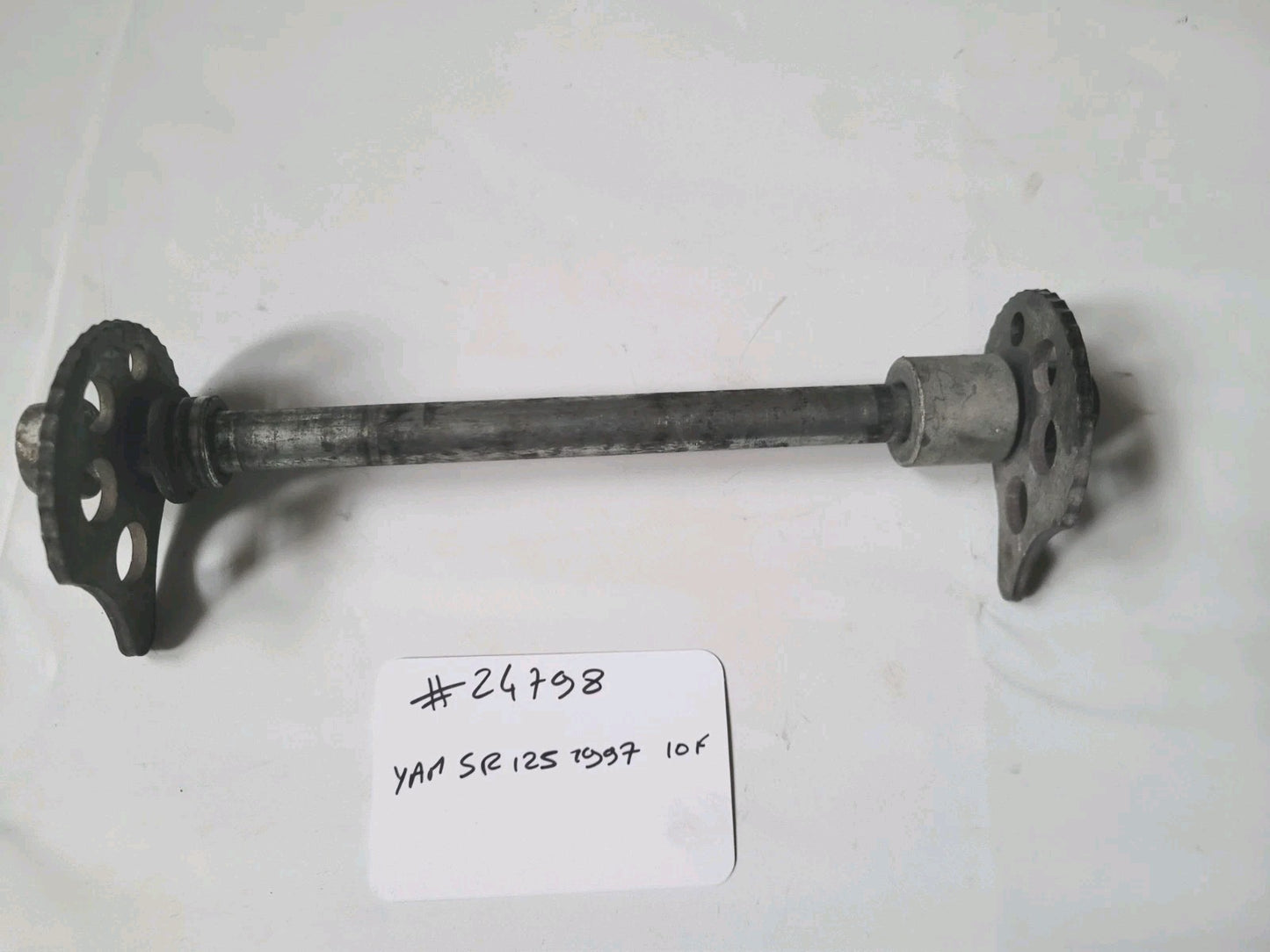 Axe De roue Arrière  125 YAMAHA SR 10f 1997 (#24798)