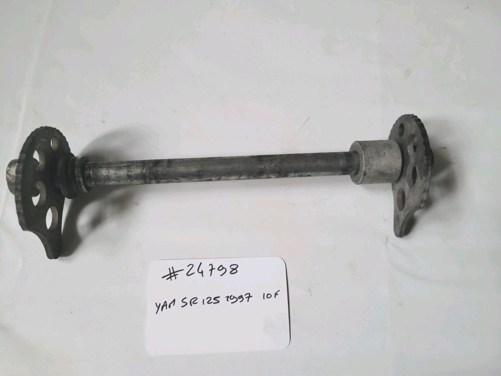 Axe De roue Arrière  125 YAMAHA SR 10f 1997 (#24798)