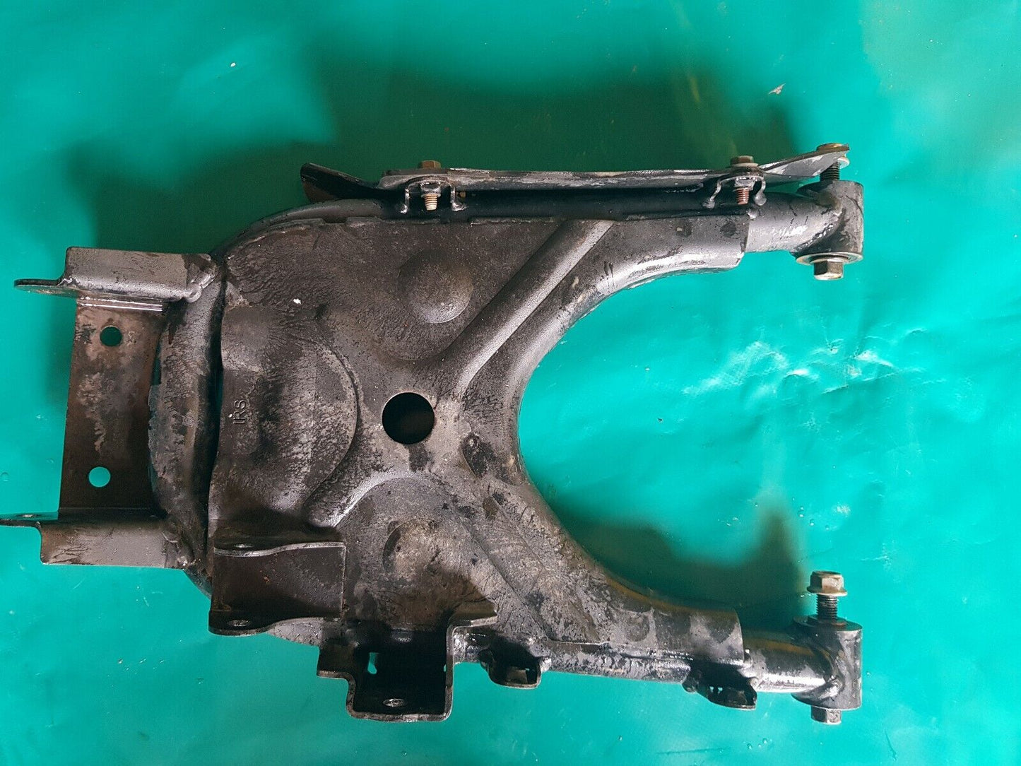 Triangle inférieur arrière droit TGB 550SL 4X4  2009