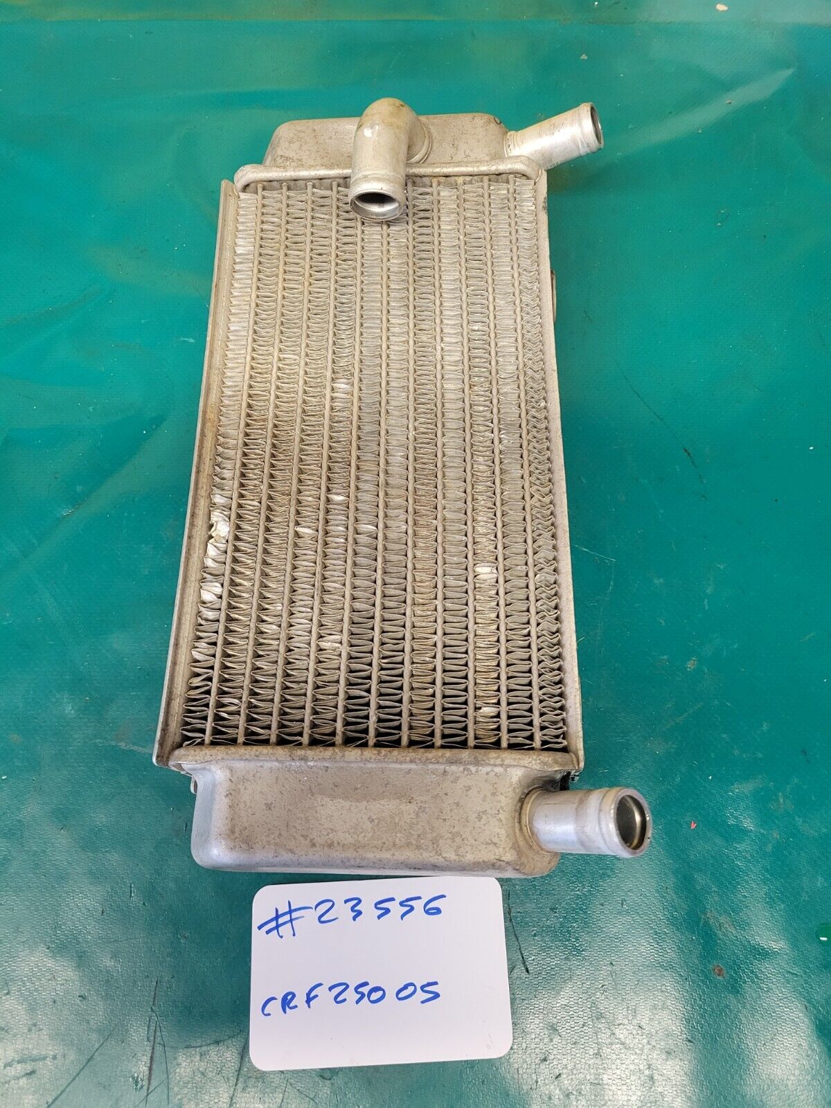 Radiateur Côté Sans Bouchon Honda 250 CRF 2005 (#23556)