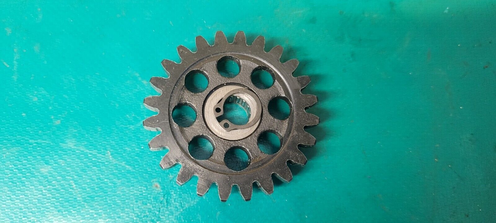 Engrenage pompe à huile vers cloche 510 te Husqvarna 2006
