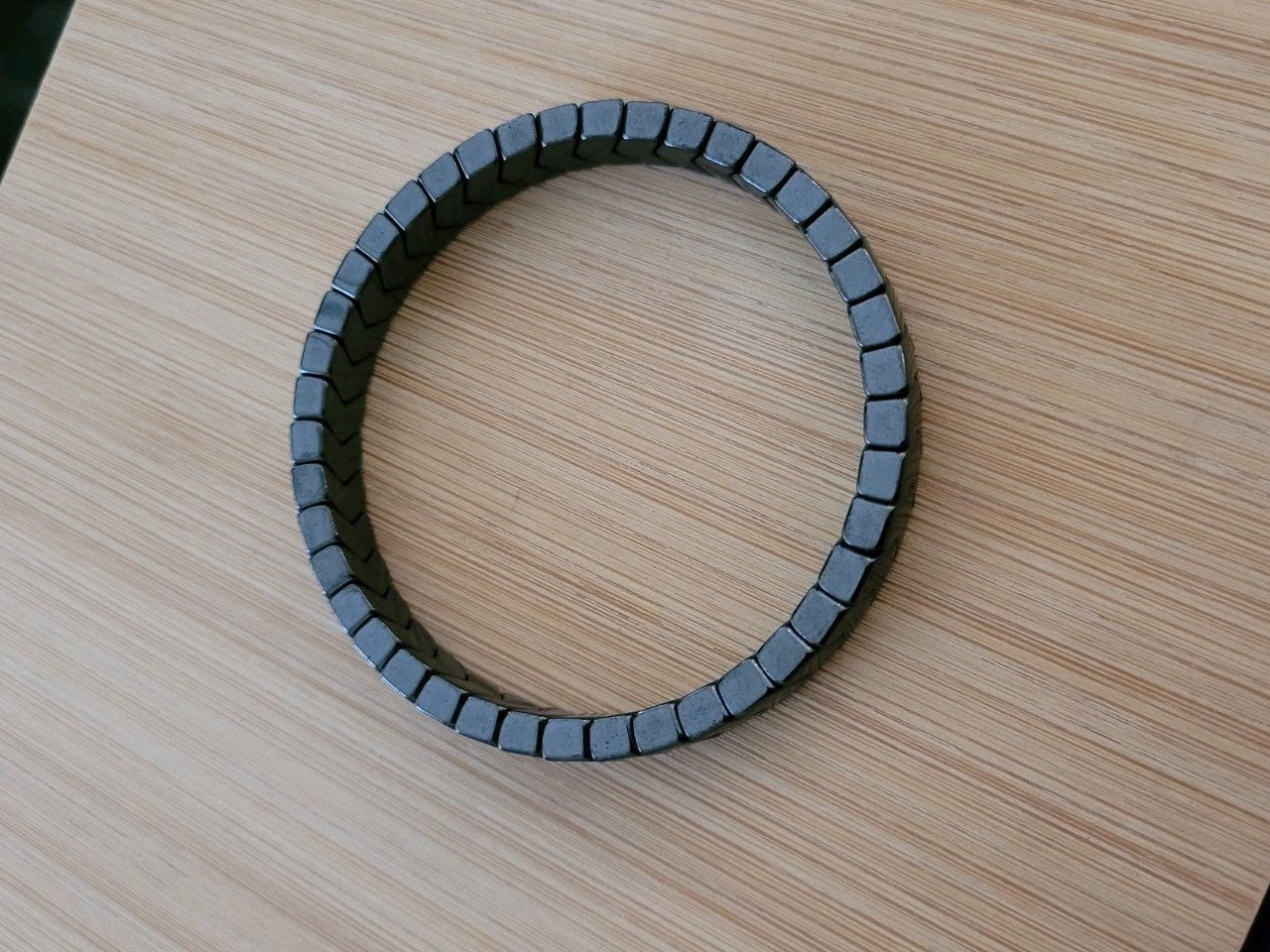 Bracelet En Hématite Taillée Flèche 8mm 20cm Extensible Solide Mixte (Min1)