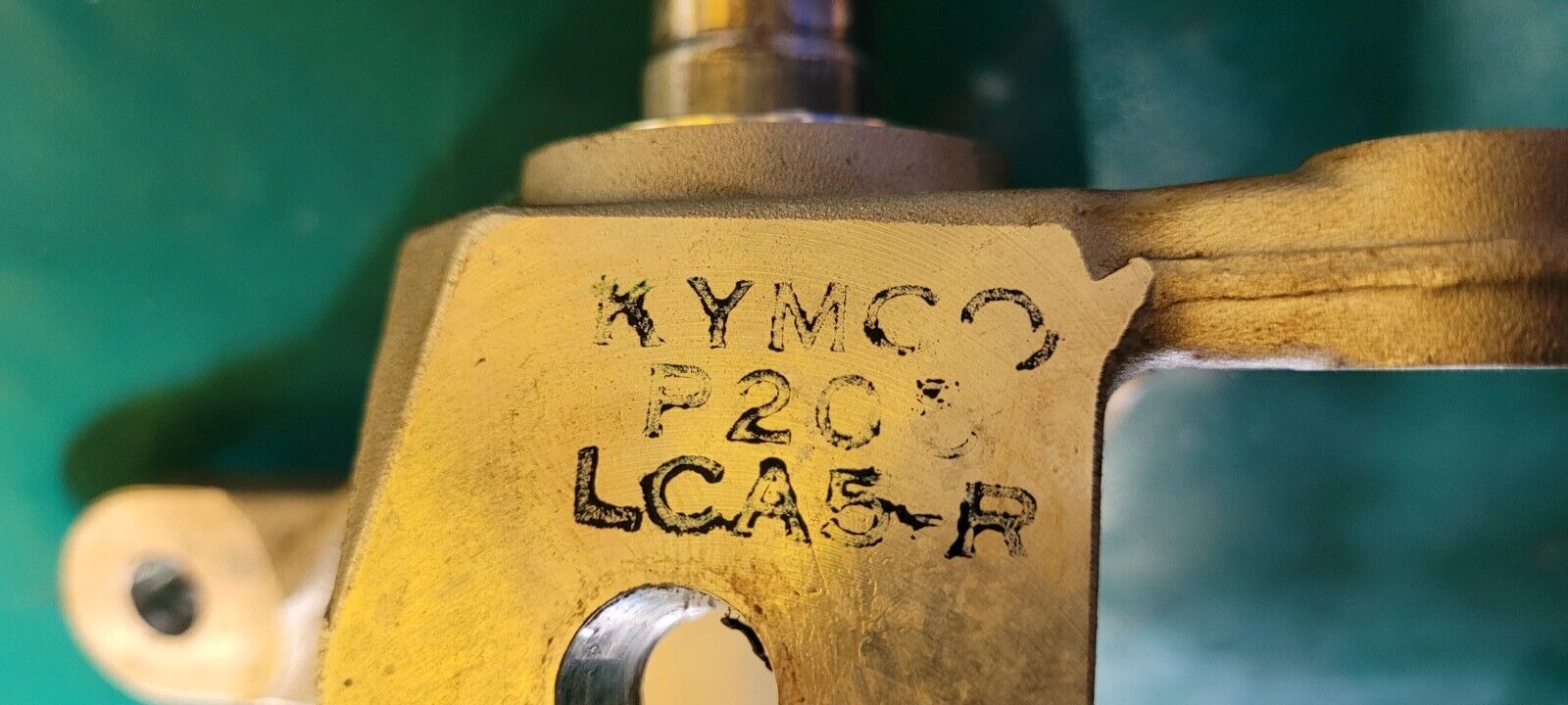 Moyeu Fusée De Roue Avant Droit P205 Lca5R KYMCO 250 MXU 2005 (23659)