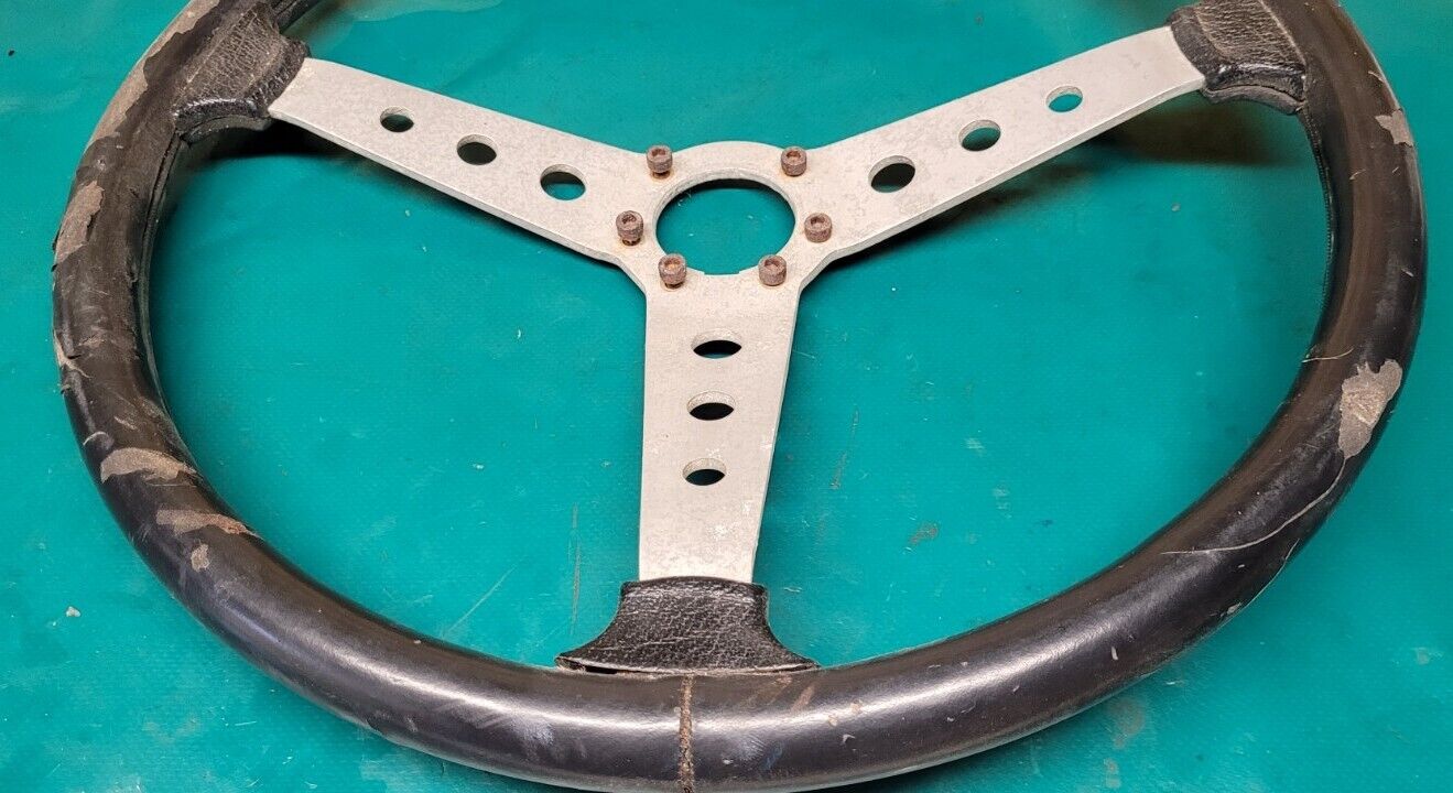 Volant HOLLEBORE Cuir Authentique Env D350mm à Restaurer (24193)