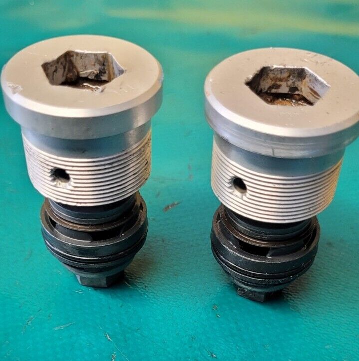 Bouchons  De Fourche Inferieur (Fourche Tube D41)  125 KX 1989 Kxfe (23889)