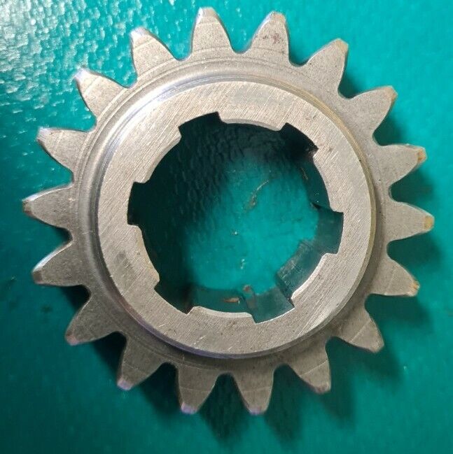 Pignon de boîte à vitesses 445 KTM 250 EGS 1996 556